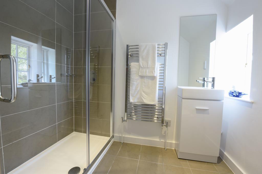 Woodstock Suites Charlton  Ngoại thất bức ảnh