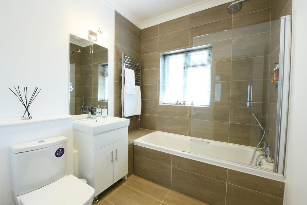 Woodstock Suites Charlton  Ngoại thất bức ảnh
